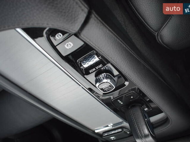 Вольво ХС90 2020 в Житомире на Automoto.ua Серый Вольво ХС90, объемом двигателя 1.97 л и пробегом 150 тыс. км за 34800 $, фото 24 на Automoto.ua