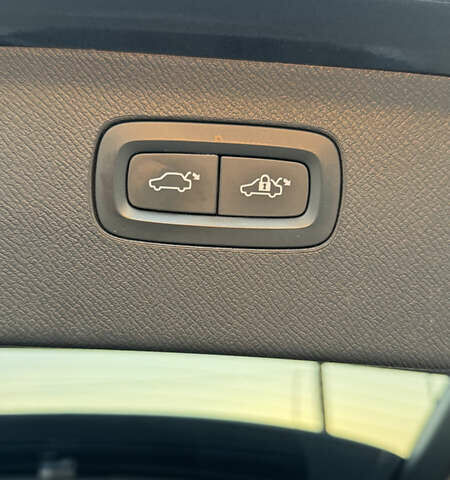 Серый Вольво ХС90, объемом двигателя 1.97 л и пробегом 164 тыс. км за 36500 $, фото 18 на Automoto.ua