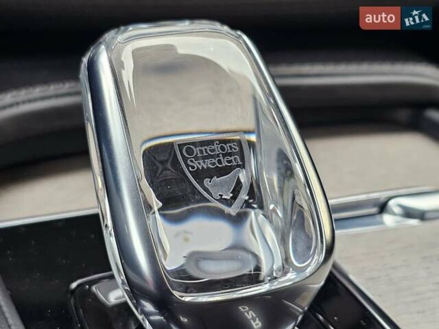 Серый Вольво ХС90, объемом двигателя 1.97 л и пробегом 100 тыс. км за 47777 $, фото 72 на Automoto.ua