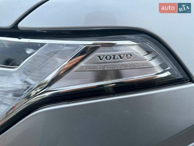 Вольво ХС90 2021 в Киеве на Automoto.ua Серый Вольво ХС90, объемом двигателя 1.97 л и пробегом 48 тыс. км за 56000 $, фото 7 на Automoto.ua