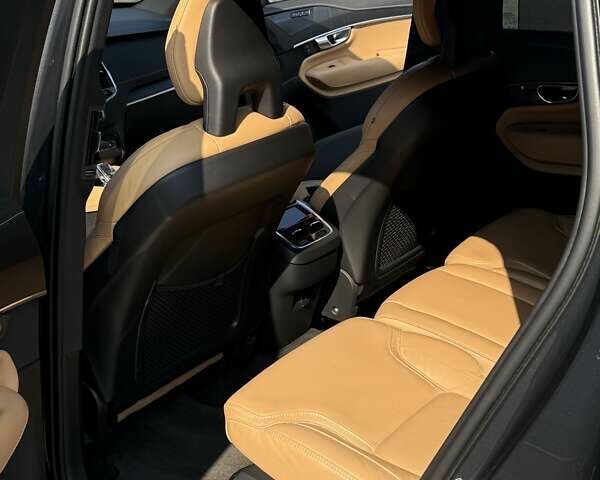 Вольво ХС90 2021 в Киеве на Automoto.ua Серый Вольво ХС90, объемом двигателя 1.97 л и пробегом 56 тыс. км за 53000 $, фото 23 на Automoto.ua