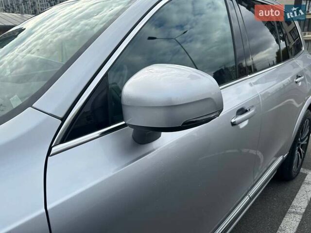 Вольво ХС90 2021 в Киеве на Automoto.ua Серый Вольво ХС90, объемом двигателя 1.97 л и пробегом 48 тыс. км за 56000 $, фото 3 на Automoto.ua