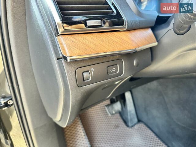 Серый Вольво ХС90, объемом двигателя 1.97 л и пробегом 103 тыс. км за 39999 $, фото 29 на Automoto.ua