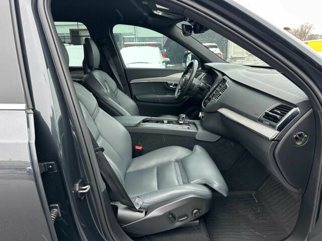 Сірий Вольво ХС90, об'ємом двигуна 2 л та пробігом 120 тис. км за 41900 $, фото 21 на Automoto.ua