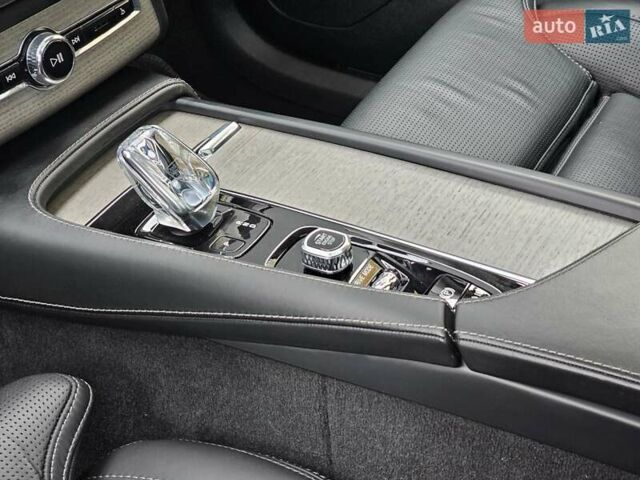 Серый Вольво ХС90, объемом двигателя 1.97 л и пробегом 100 тыс. км за 47777 $, фото 42 на Automoto.ua