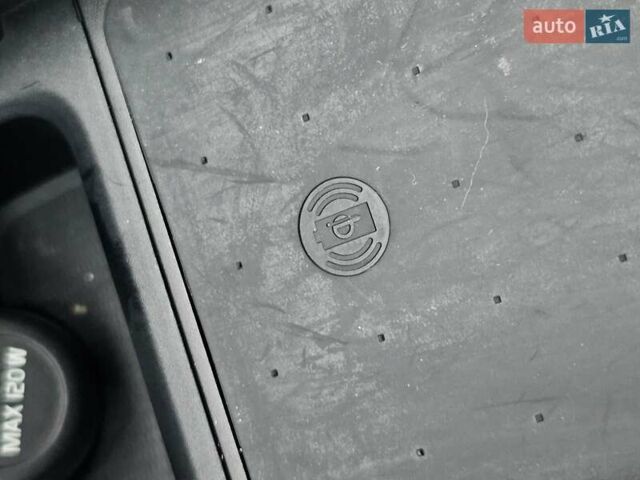 Серый Вольво ХС90, объемом двигателя 1.97 л и пробегом 100 тыс. км за 47777 $, фото 74 на Automoto.ua