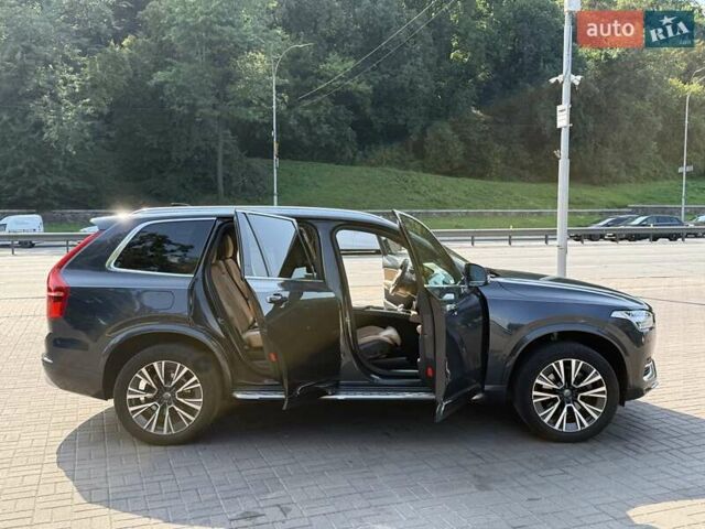 Вольво ХС90 2021 в Киеве на Automoto.ua Серый Вольво ХС90, объемом двигателя 1.97 л и пробегом 56 тыс. км за 53000 $, фото 10 на Automoto.ua