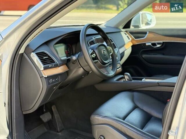 Серый Вольво ХС90, объемом двигателя 1.97 л и пробегом 39 тыс. км за 49950 $, фото 16 на Automoto.ua
