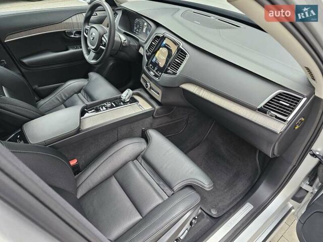 Серый Вольво ХС90, объемом двигателя 1.97 л и пробегом 100 тыс. км за 47777 $, фото 81 на Automoto.ua