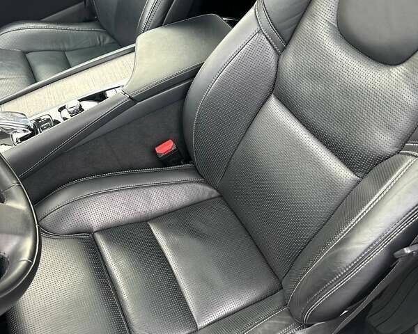 Вольво ХС90 2021 в Киеве на Automoto.ua Серый Вольво ХС90, объемом двигателя 1.97 л и пробегом 48 тыс. км за 56000 $, фото 18 на Automoto.ua