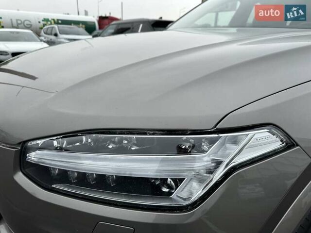 Сірий Вольво ХС90, об'ємом двигуна 1.97 л та пробігом 163 тис. км за 49900 $, фото 12 на Automoto.ua
