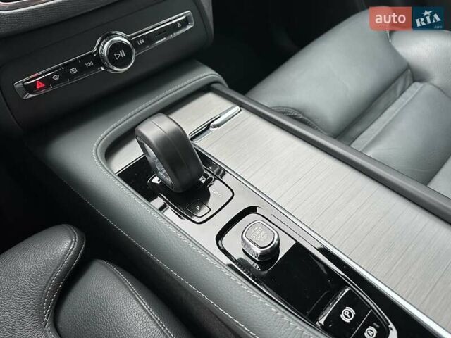 Сірий Вольво ХС90, об'ємом двигуна 1.97 л та пробігом 120 тис. км за 41900 $, фото 30 на Automoto.ua