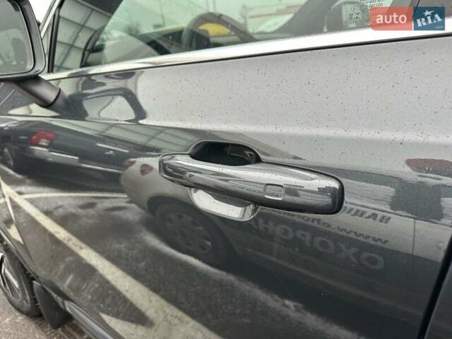 Сірий Вольво ХС90, об'ємом двигуна 1.97 л та пробігом 120 тис. км за 41900 $, фото 15 на Automoto.ua