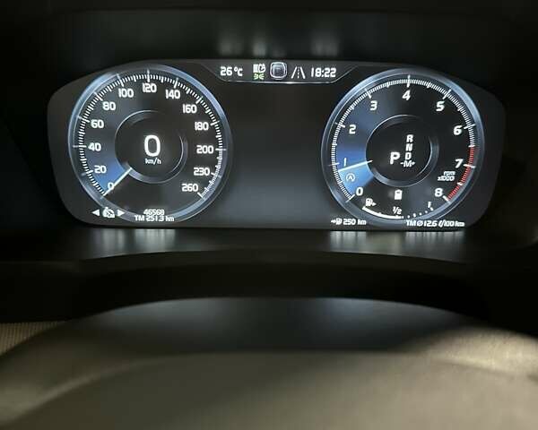 Серый Вольво ХС90, объемом двигателя 1.97 л и пробегом 50 тыс. км за 55100 $, фото 29 на Automoto.ua