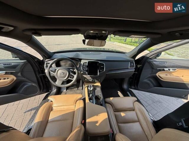 Вольво ХС90 2021 в Киеве на Automoto.ua Серый Вольво ХС90, объемом двигателя 1.97 л и пробегом 56 тыс. км за 53000 $, фото 15 на Automoto.ua