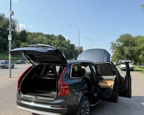 Вольво ХС90 2021 в Киеве на Automoto.ua Серый Вольво ХС90, объемом двигателя 1.97 л и пробегом 56 тыс. км за 53000 $, фото 11 на Automoto.ua