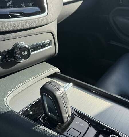 Сірий Вольво ХС90, об'ємом двигуна 1.97 л та пробігом 63 тис. км за 55689 $, фото 6 на Automoto.ua