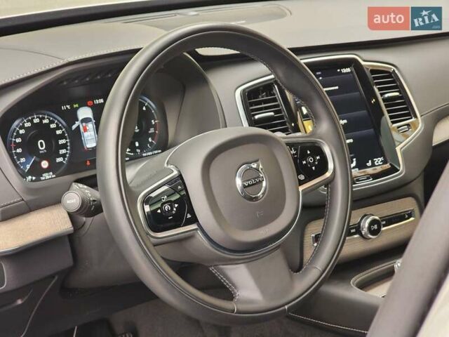 Серый Вольво ХС90, объемом двигателя 1.97 л и пробегом 100 тыс. км за 47777 $, фото 40 на Automoto.ua