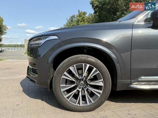 Вольво ХС90 2021 в Киеве на Automoto.ua Серый Вольво ХС90, объемом двигателя 1.97 л и пробегом 56 тыс. км за 53000 $, фото 6 на Automoto.ua
