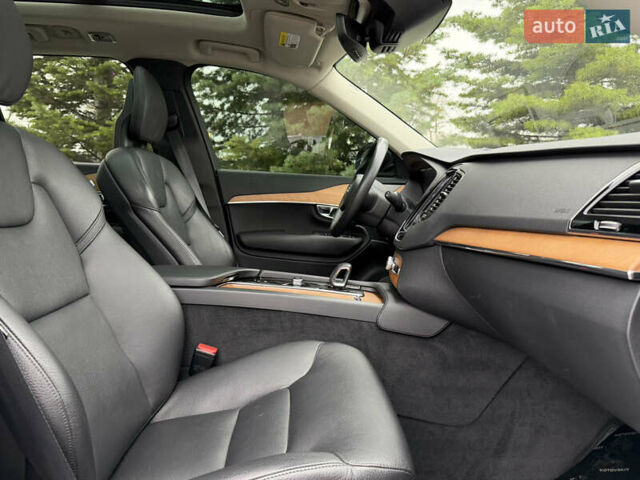 Серый Вольво ХС90, объемом двигателя 2 л и пробегом 27 тыс. км за 52000 $, фото 11 на Automoto.ua