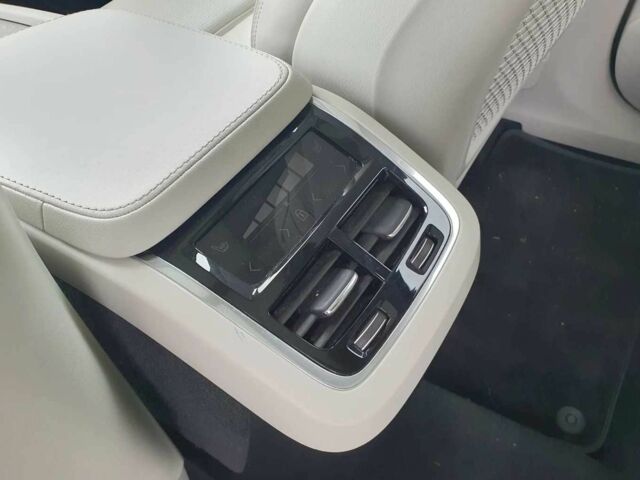 Серый Вольво ХС90, объемом двигателя 0 л и пробегом 92 тыс. км за 24500 $, фото 10 на Automoto.ua