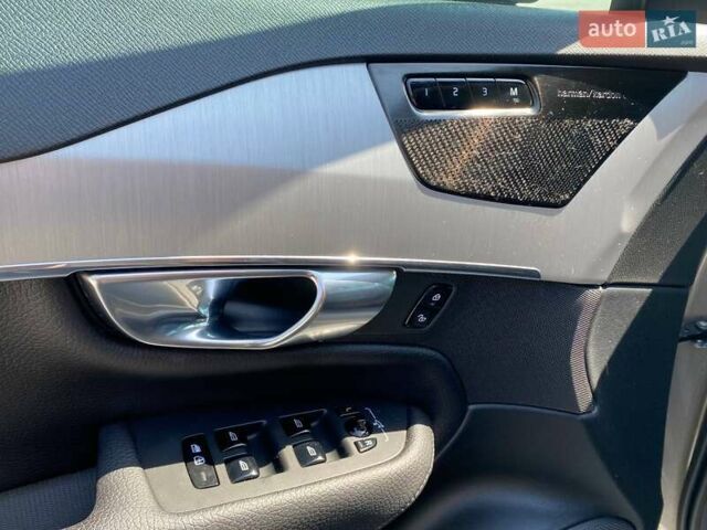 Серый Вольво ХС90, объемом двигателя 1.97 л и пробегом 75 тыс. км за 48490 $, фото 13 на Automoto.ua