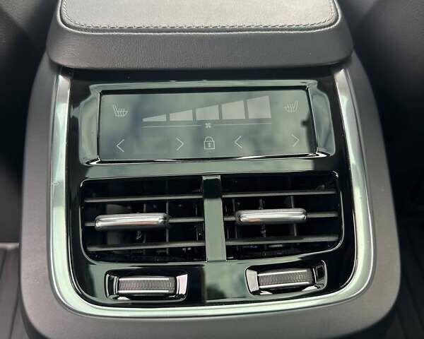 Вольво ХС90 2021 в Киеве на Automoto.ua Серый Вольво ХС90, объемом двигателя 1.97 л и пробегом 48 тыс. км за 56000 $, фото 21 на Automoto.ua