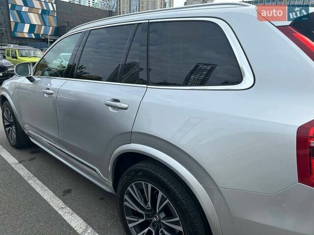 Вольво ХС90 2021 в Киеве на Automoto.ua Серый Вольво ХС90, объемом двигателя 1.97 л и пробегом 48 тыс. км за 56000 $, фото 2 на Automoto.ua