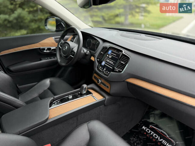 Серый Вольво ХС90, объемом двигателя 2 л и пробегом 27 тыс. км за 52000 $, фото 4 на Automoto.ua