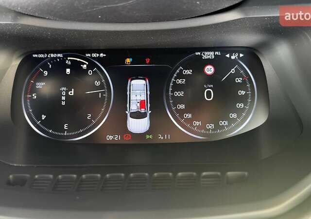 Сірий Вольво ХС90, об'ємом двигуна 1.97 л та пробігом 63 тис. км за 55689 $, фото 5 на Automoto.ua