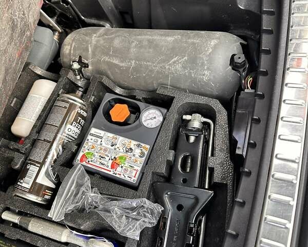 Серый Вольво ХС90, объемом двигателя 1.97 л и пробегом 50 тыс. км за 53700 $, фото 39 на Automoto.ua