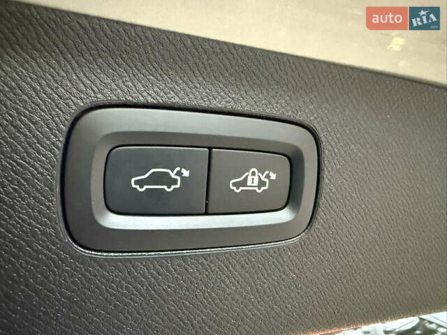 Серый Вольво ХС90, объемом двигателя 0 л и пробегом 42 тыс. км за 53000 $, фото 18 на Automoto.ua