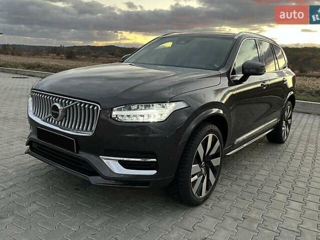 Серый Вольво ХС90, объемом двигателя 1.97 л и пробегом 35 тыс. км за 41200 $, фото 3 на Automoto.ua