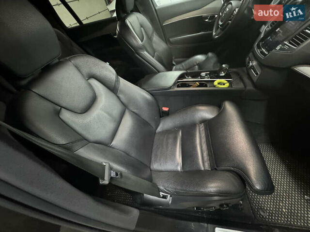 Серый Вольво ХС90, объемом двигателя 1.97 л и пробегом 122 тыс. км за 41000 $, фото 5 на Automoto.ua