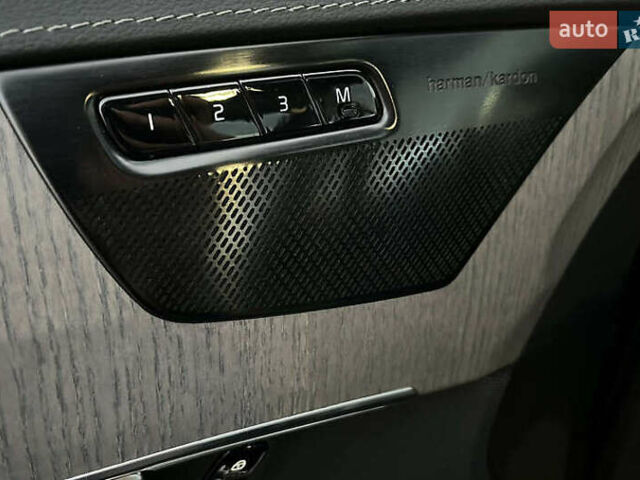 Серый Вольво ХС90, объемом двигателя 1.97 л и пробегом 35 тыс. км за 41200 $, фото 7 на Automoto.ua