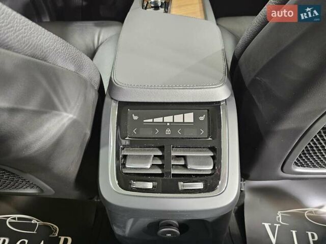 Сірий Вольво ХС90, об'ємом двигуна 1.97 л та пробігом 41 тис. км за 51999 $, фото 17 на Automoto.ua