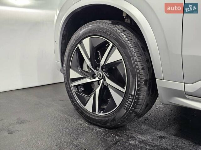 Сірий Вольво ХС90, об'ємом двигуна 1.97 л та пробігом 41 тис. км за 51999 $, фото 40 на Automoto.ua