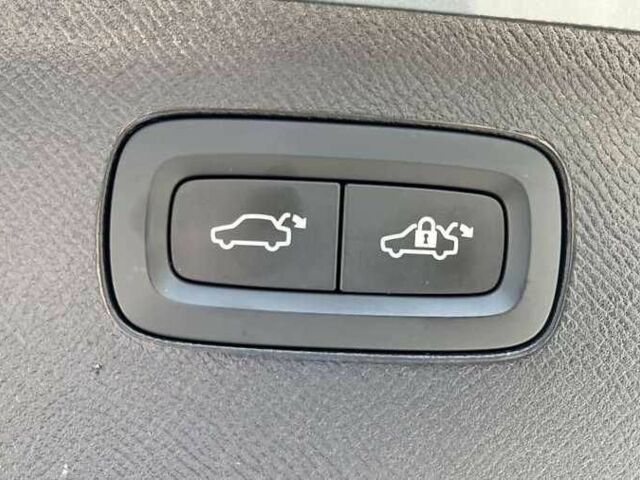 Серый Вольво ХС90, объемом двигателя 2 л и пробегом 40 тыс. км за 33000 $, фото 23 на Automoto.ua