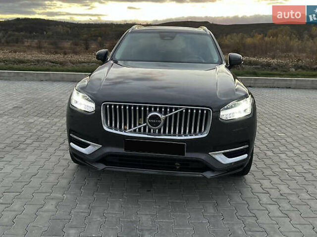 Серый Вольво ХС90, объемом двигателя 1.97 л и пробегом 35 тыс. км за 41200 $, фото 2 на Automoto.ua