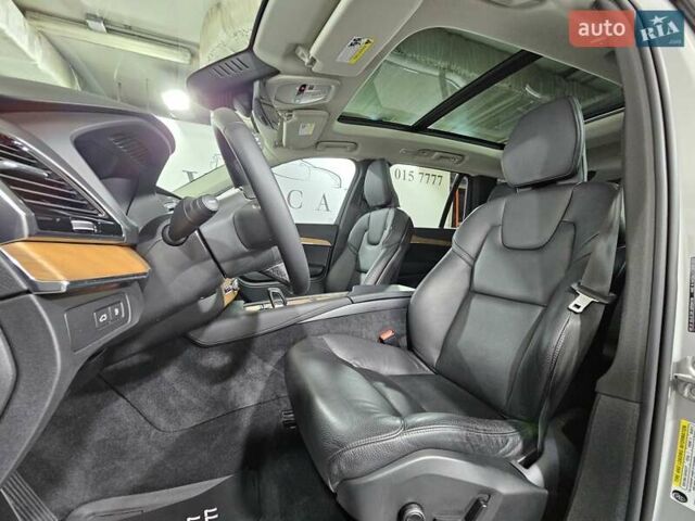 Сірий Вольво ХС90, об'ємом двигуна 1.97 л та пробігом 41 тис. км за 51999 $, фото 26 на Automoto.ua