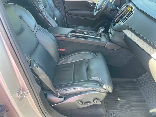 Серый Вольво ХС90, объемом двигателя 2 л и пробегом 21 тыс. км за 10400 $, фото 10 на Automoto.ua