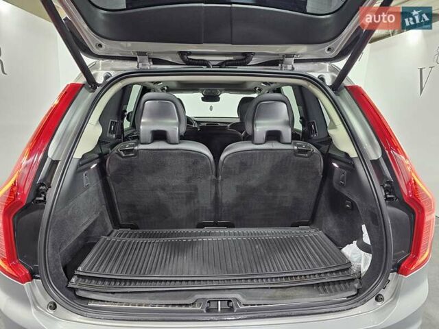 Сірий Вольво ХС90, об'ємом двигуна 1.97 л та пробігом 41 тис. км за 51999 $, фото 14 на Automoto.ua