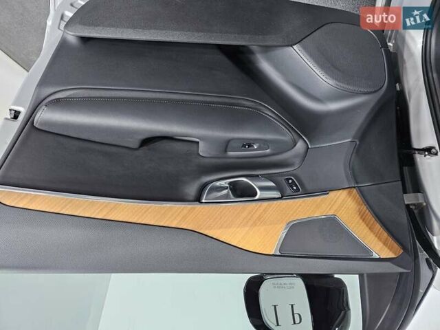 Сірий Вольво ХС90, об'ємом двигуна 1.97 л та пробігом 41 тис. км за 51999 $, фото 23 на Automoto.ua