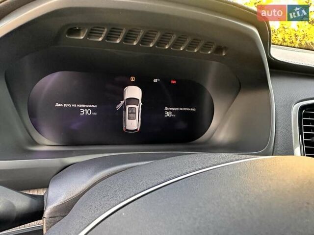 Серый Вольво ХС90, объемом двигателя 1.97 л и пробегом 50 тыс. км за 53700 $, фото 30 на Automoto.ua