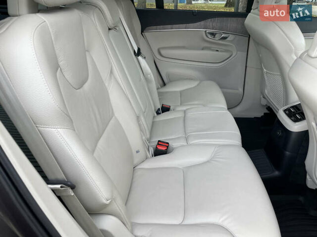 Серый Вольво ХС90, объемом двигателя 2 л и пробегом 65 тыс. км за 62400 $, фото 33 на Automoto.ua
