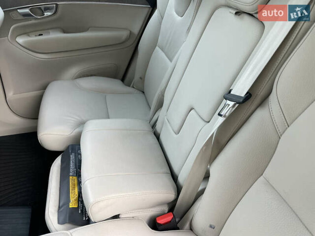 Серый Вольво ХС90, объемом двигателя 2 л и пробегом 65 тыс. км за 62400 $, фото 32 на Automoto.ua