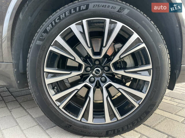 Серый Вольво ХС90, объемом двигателя 2 л и пробегом 65 тыс. км за 62400 $, фото 15 на Automoto.ua