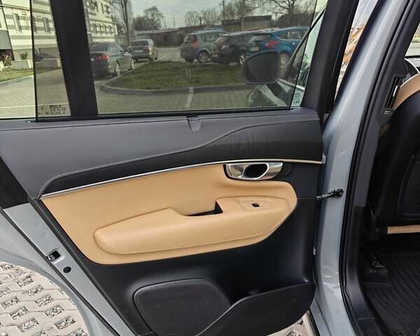 Сірий Вольво ХС90, об'ємом двигуна 1.97 л та пробігом 21 тис. км за 62000 $, фото 18 на Automoto.ua