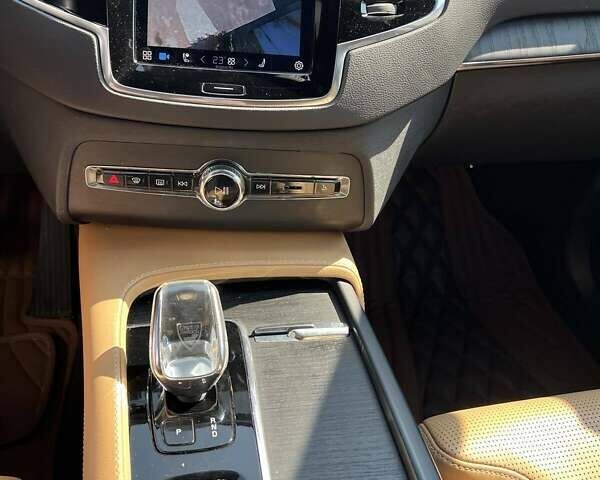 Серый Вольво ХС90, объемом двигателя 1.97 л и пробегом 113 тыс. км за 53400 $, фото 9 на Automoto.ua