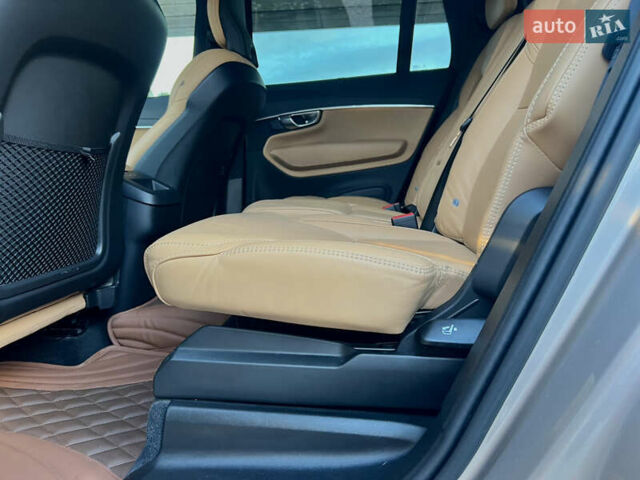 Вольво ХС90 2023 в Киеве на Automoto.ua Серый Вольво ХС90, объемом двигателя 1.97 л и пробегом 114 тыс. км за 53500 $, фото 71 на Automoto.ua